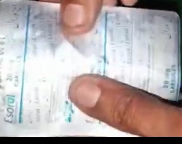 भारत मे महामारी के समय  राक्षश  दवाओं के कैप्सूल के अन्दर विषैली कील भरे हुए बच्चों को बांट रहे हैं।