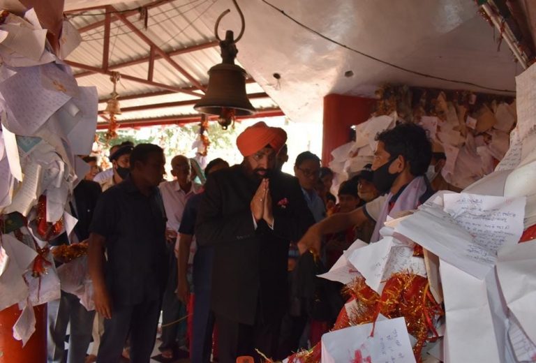 राज्यपाल लेफ्टिनेंट जनरल गुरमीत सिंह (से नि) ने जागेश्वर धाम और चितई गोलू मंदिर में प्रदेश के खुशहाली के लिए कामना की है