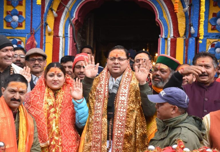 मुख्यमंत्री  पुष्कर सिंह धामी ने केदारनाथ में प्रदेश की खुशहाली  के लिए पूजा अर्चना की