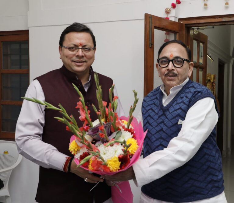 मुख्यमंत्री धामी ने नई दिल्ली में केंद्रीय मंत्री भारी उद्योग  महेन्द्र नाथ पाण्डेय से मुलाकात की