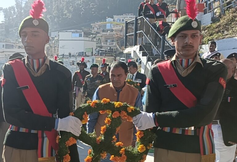 चिकित्सा स्वास्थ्य एवं चिकित्सा शिक्षा मंत्री डॉ. धन सिंह रावत ने आज विजय दिवस पर शहीदों को श्रद्धांजलि दी