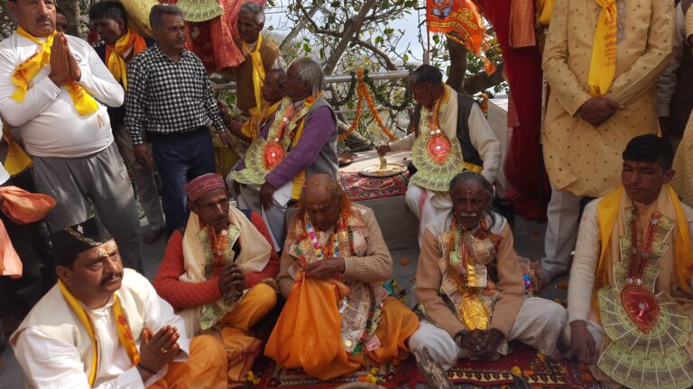 कागसाली  नौताड़  रैका प्रतापनगर  टिहरी बांध  रिंग रोड के  ऊपर  नव  पर्यटक स्थल  के विकास में  श्री oneshwar  महादेव  के  नव निर्माण  मंदिर  की  प्राण-प्रतिष्ठा श्री  रणवीर सिंह  पंवार  भारत  construction  कंपनी  के  प्रबंध निदेशक  द्वारा 14 फरवरी 2023 से प्रारंभ किया