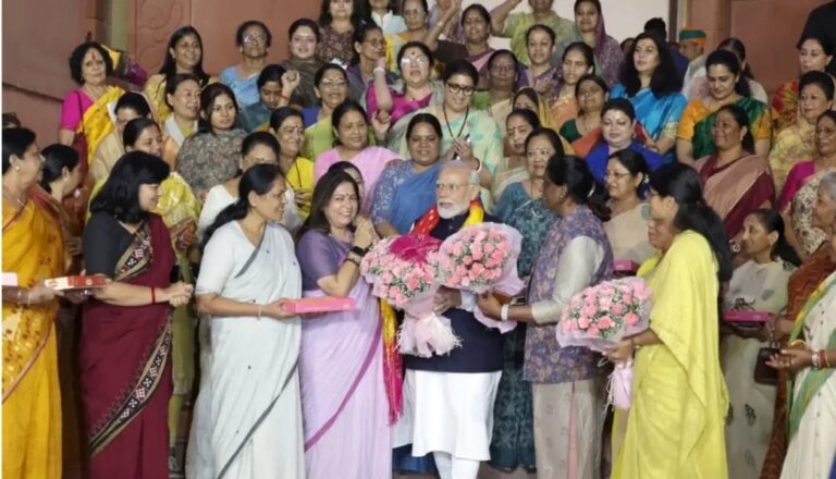 On the occasion of passing of Women’s Reservation Bill, a large number of women MPs distributed sweets in the Parliament and congratulated each other, if Modi is there then it is possible… Women MPs raised slogans.