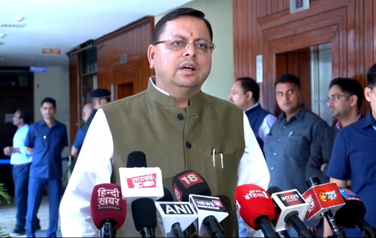 Chief Minister Dhami told the media in New Delhi that many agreements have been signed with investors in the fields of tourism, health, education, pharma, agriculture, agro.  मुख्यमंत्री धामी ने नई दिल्ली में मीडिया से कहा है पर्यटन, स्वास्थ्य, शिक्षा, फार्मा, कृषि, एग्रो के क्षेत्र में निवेशकों से काफी  क़रार हुए हैं 