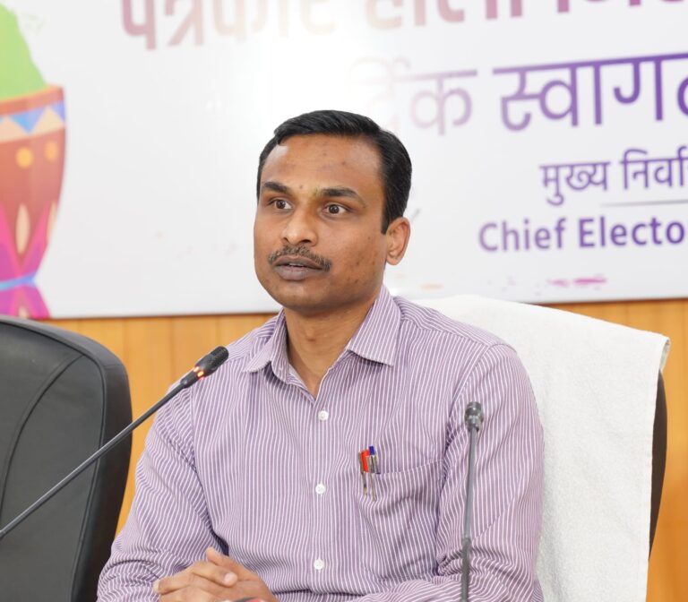 अपर मुख्य निर्वाचन अधिकारी विजय कुमार जोगदंडे ने कहा कि मत दान की प्रक्रिया को सुगम बनाने के लिये राज्य में व्यवस्थाएं की जा रही हैं