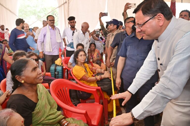 गुड न्यूज मुख्यमंत्री ने किया हरिद्वार स्थित यात्रा कार्यालय का निरीक्षण कर यात्रा व्यवस्था का जायजा लिया