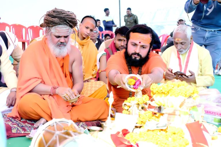 शंकराचार्य शिविर में भूमिपूजन सम्पन्न हुआBhoomi Pujan was completed in Shankaracharya Camp