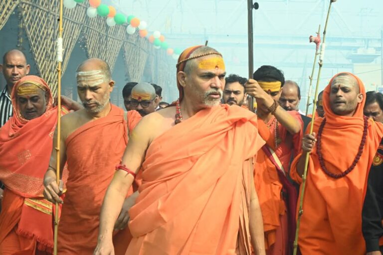 हम धर्म और सत्य के साथ खडे थे, खडे हैं, और खडे रहेंगे -ज्योतिष्पीठाधीश्वर जगद्गुरु शंकराचार्य स्वामिश्रीः अविमुक्तेश्वरानंदः सरस्वती ‘१००८’