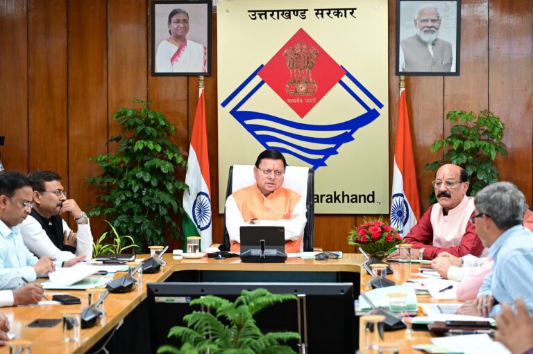 मुख्यमंत्री ने की वन एवं ऊर्जा विभाग की गेम चेंजर योजनाओं की समीक्षा