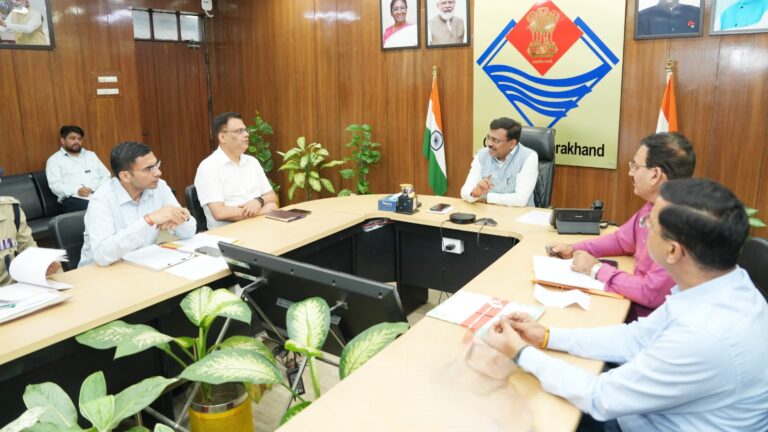 मुख्य सचिव ने डीएम एवं एसएसपी को यातायात नियमों का सख्ती से अनुपालन कराने के  निर्देश  दिये