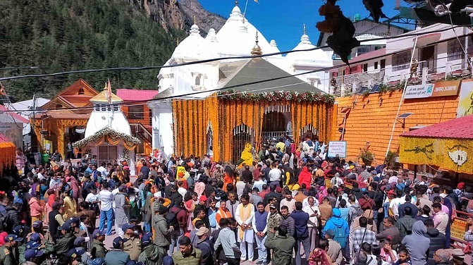 LIVE: श्री गंगोत्री धाम के कपाट खुलने के अवसर पर दर्शन-पूजन