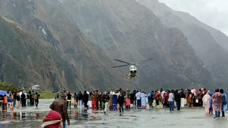 हेलिकॉप्टर हादसे के बाद केदारनाथ हेली सेवा पर रोक