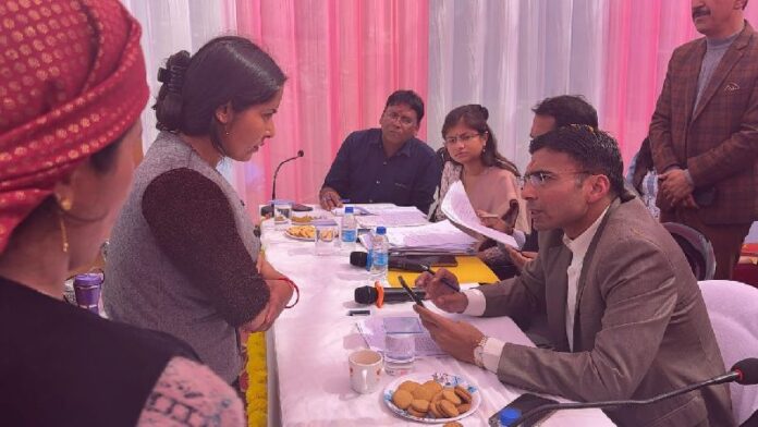 लक्ष्य के मूल मंत्र के साथ दायित्व निभाएं विभागीय अधिकारीः डीएम जानिए अन्य समाचार