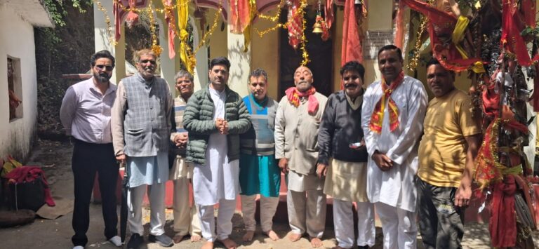 गंगा दशहरा के शुभ अवसर पर माँ भगवती के केमुण्डाखाल में दिनेश प्रसाद पैन्यूली, श्री बनवारी प्रसाद पैन्यूली ने पाठ कराया