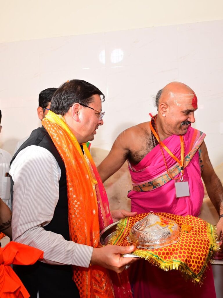 दो दिवसीय दौरे पर नैनीताल पहुंचे सीएम धामी,लिया कई कार्यक्रमों में भाग, पढ़े लूटेरों पर हो रही कार्यवाहि