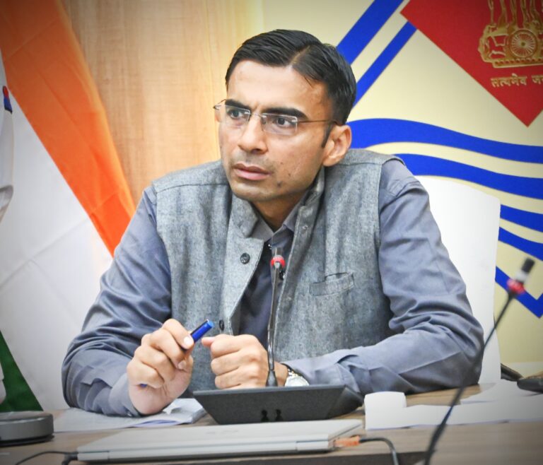 एक और बैंक आया जिला प्रशासन के रडार पर; डीएम ने काटी आरसी, कभी भी हो सकता है सील; नीलाम, ठप्प जानिए सभी समाचार