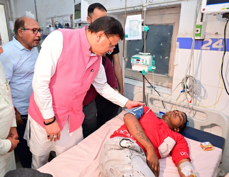 मुख्यमंत्री ने हरिद्वार जनपद में स्थित मंशा देवी मंदिर के पैदल मार्ग पर हुई भगदड़ की घटना में 06 श्रद्धालुओं की मृत्यु होने पर गहरा शोक व्यक्त करते हुए पीड़ित परिवारों को हर संभव सहायता प्रदान करने के निर्देश दिए हैं जानिए सभी समाचार