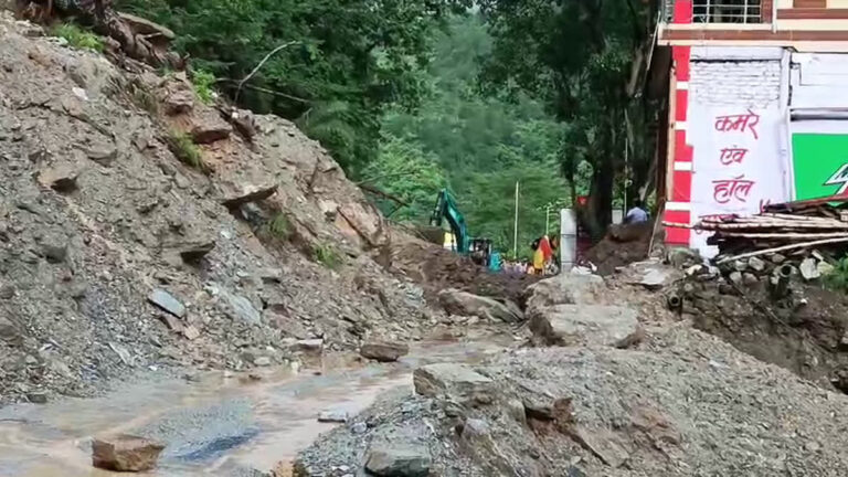 आपदा से 143 भवनों को नुकसान,दो राजमार्ग व 50 सड़कें बंद जानिए सभी समाचार