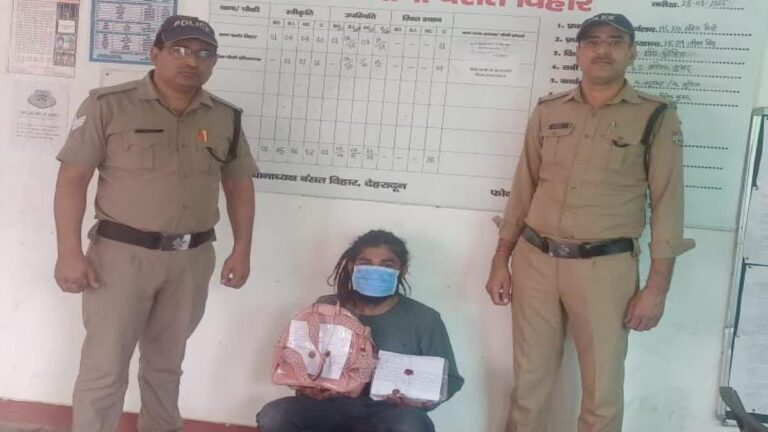 टैटू आर्टिस्ट ने की आत्महत्या,पुलिस कर रही मामले की जांच पढ़िये सभी समचार