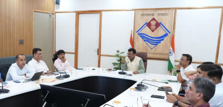 प्रत्येक कर्मचारी का सर्विस बुक डाटा किया जाए अपडेटः बर्द्धन