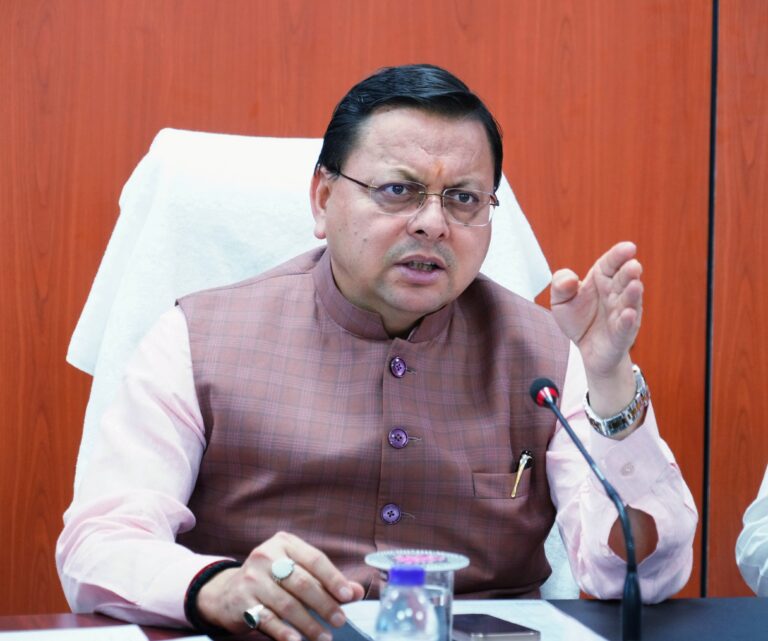 ब्रेकिंग न्यूज,देहरादून में चिकित्सा अधिकारियों का नियुक्ति पत्र वितरण समारोह