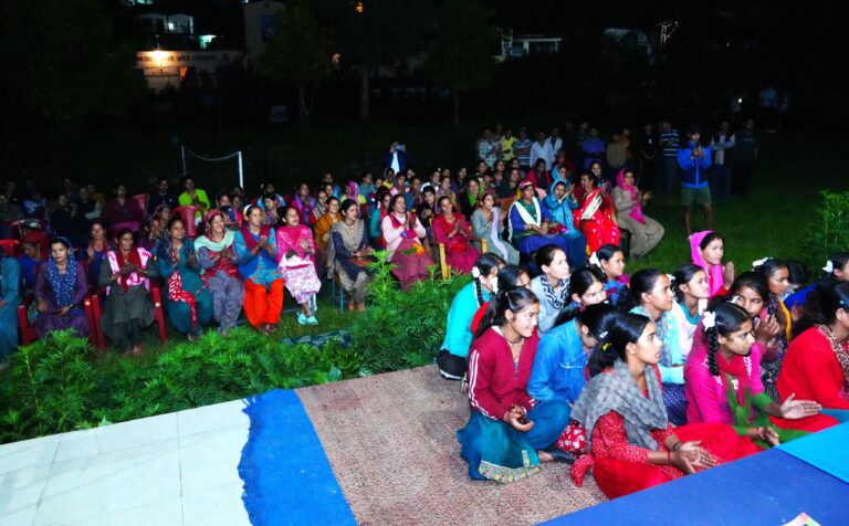 Good news सरकार आपके द्वार” कार्यक्रम के अंतर्गत विकासखंड गैरसैंण के अंतर्गत मालसी ग्राम सभा में रात्रि ग्राम चौपाल का आयोजन किया गया