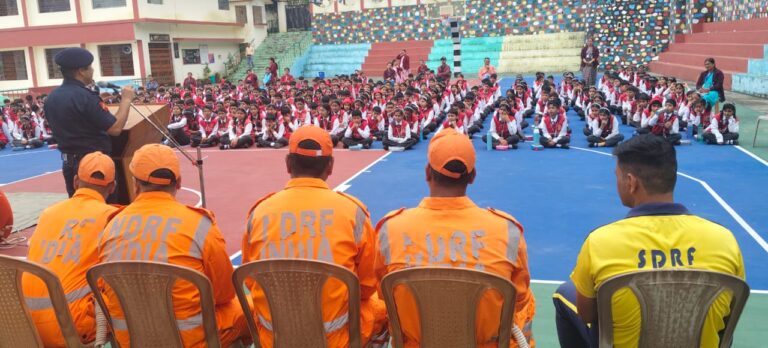 Good news,NDRF की टीम द्वारा   आल सेंट कंवेंट स्कूल नई टिहरी  में कार्यक्रम आयोजित किया