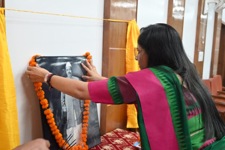 DM ने पंडित गोविन्द बल्लभ पंत को 138वीं जयंती पर श्रद्धाजंलि की अर्पित
