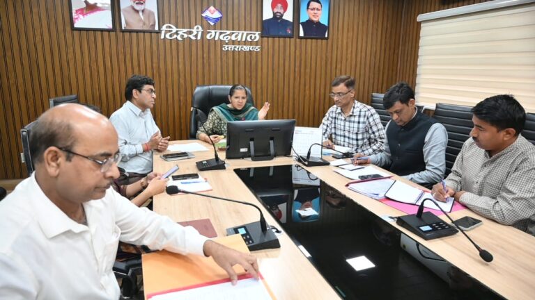 लापता लोगों की खोज के लिए पूरी तत्परता से काम करें राहत और बचाव दल- मुख्यमंत्री