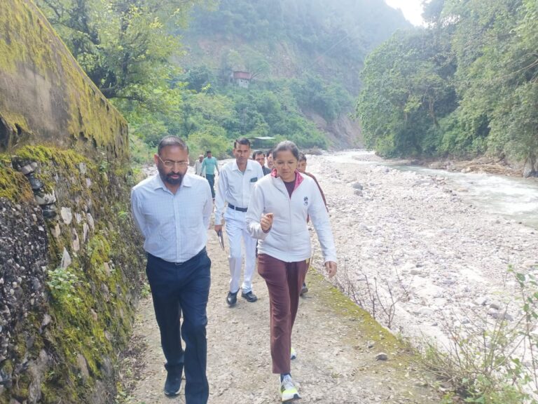 जिलाधिकारी ने लिया जनपद में आयोजित परीक्षा की सुरक्षा व्यवस्था का जायजा पढ़ें सभी समाचार