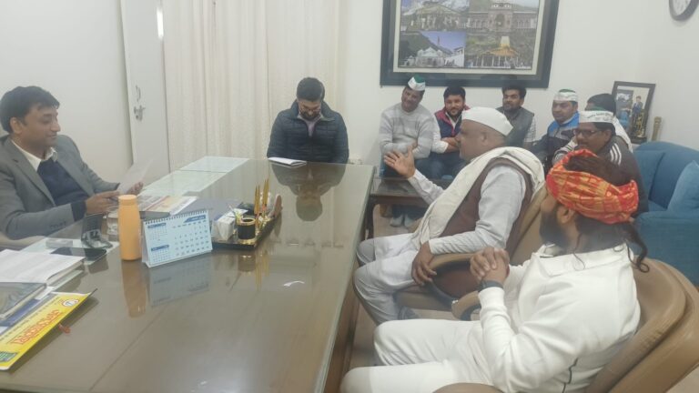 Good news आरटीओ साहब ने मान ली सभी किसान भाइयों का बहुत-बहुत धन्यवाद जो लोग आरटीओ ऑफिस पहुंचे उनका भी जो लोग घर पर थे उनका भी