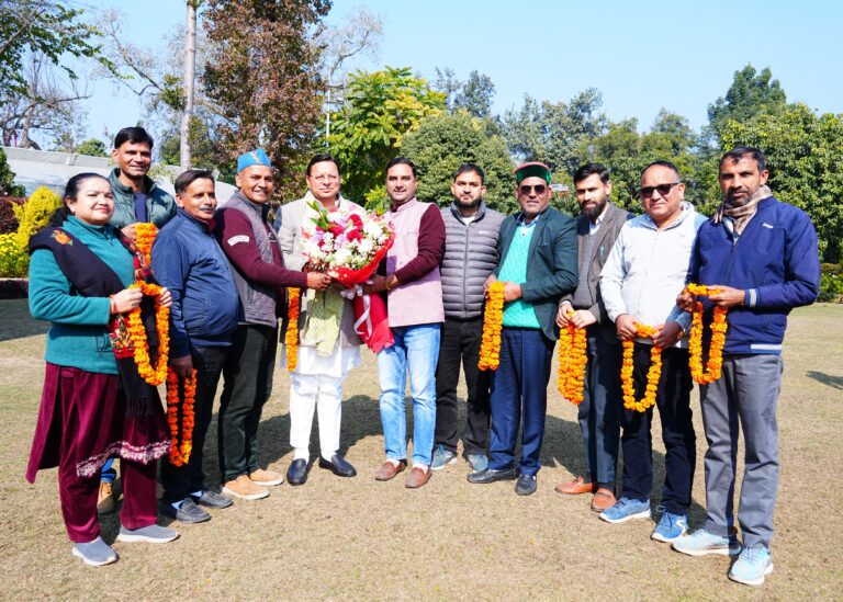 Good news उपनल कर्मचारियों ने मुख्यमंत्री  से भेंट कर ‘ कैबिनेट के ऐतिहासिक निर्णय के लिए आभार  व्यक्त किया ,पढ़ें सभी समाचार