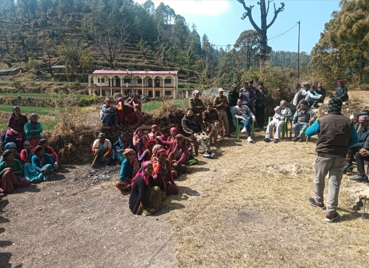 PWD अधिशासी अभियंता योगेश कुमार की अध्यक्षता में खमाखाल सिलोडा रोड के संबंध में एक आम बैठक सम्पन्न; देवी सिंह पंवार