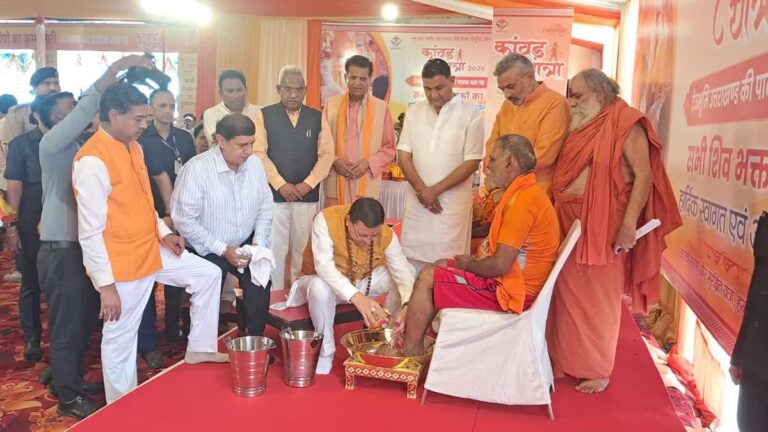 Jiitmani Painyuli editor पहाड़ों की गूंज ने सोशल मीडिया को बढ़ावा दिलाने से हजारों लोगों को रोजगार मिल रहा है पढ़ें सभी समाचार