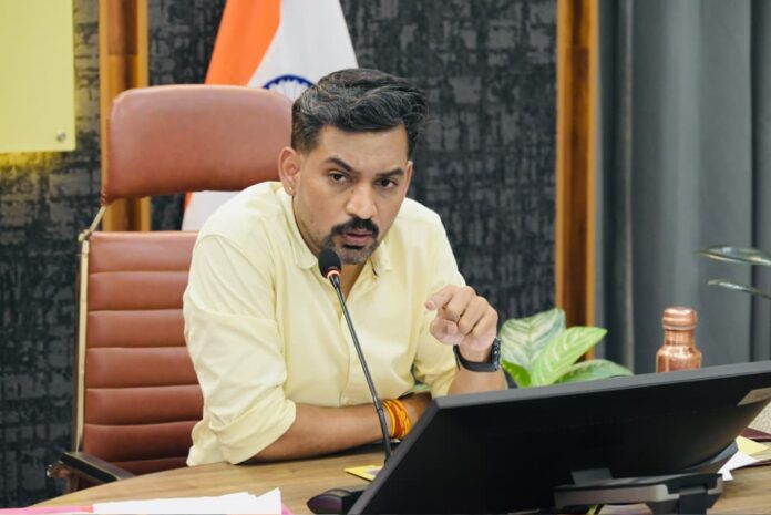 खड़के के बाद मंच का शु़िद्धकरण के खिलाफ कांग्रेस ने मोर्चा खोला पढ़ें सभी समाचार